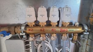 Stellventile der Fußbodenheizungskreise Dachgeschoss